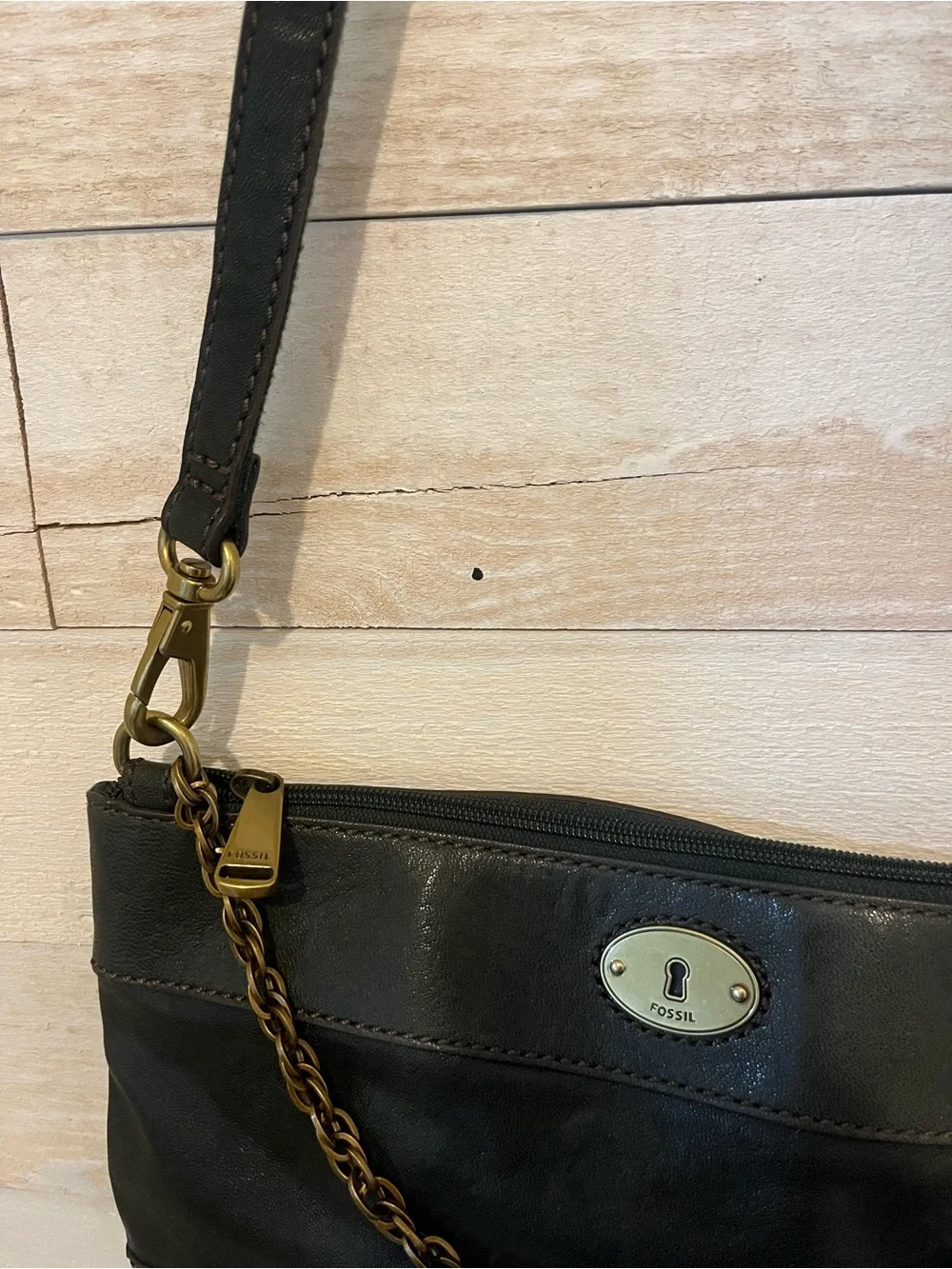 Fossil Green Leather Crossbody with Chain Detail - Picture 4 of 9